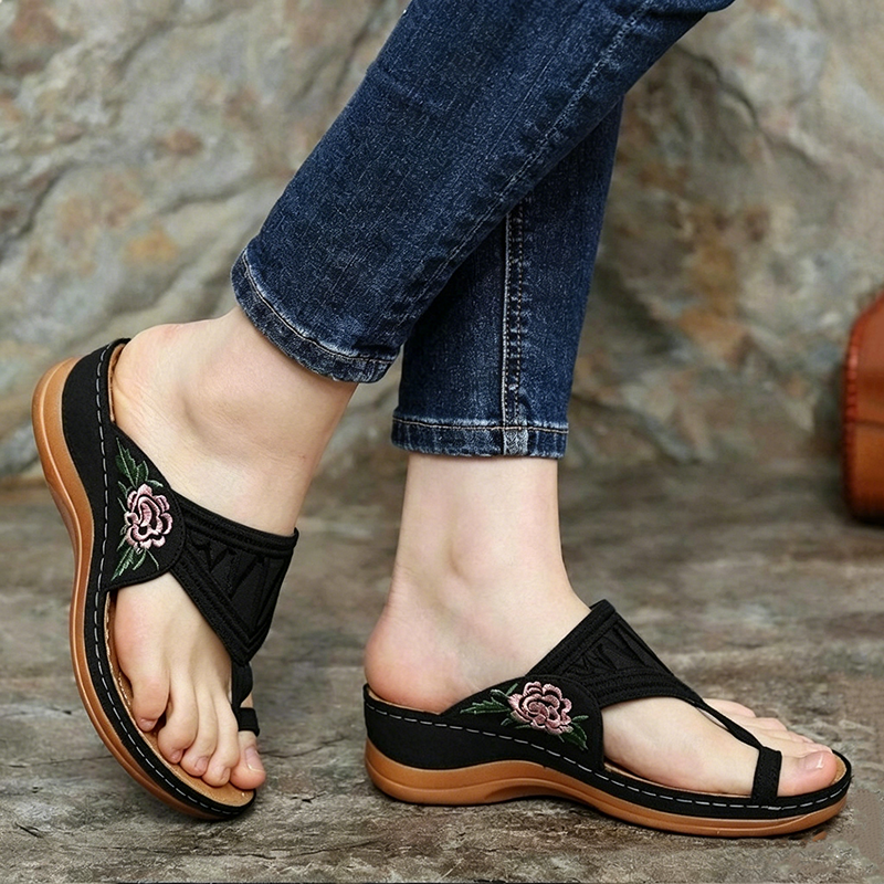 【🔥Oferta especial a mitad de precio🎁】🔥Sandalias retro bordadas de verano | Frescas y transpirables | Soporte ergonómico para el arco del pie | Sin fatiga para caminar todo el día | Antideslizantes y cómodas ✅