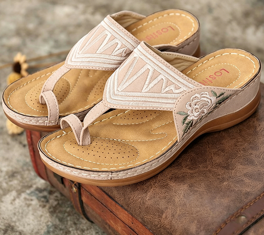 【🔥Oferta especial a mitad de precio🎁】🔥Sandalias retro bordadas de verano | Frescas y transpirables | Soporte ergonómico para el arco del pie | Sin fatiga para caminar todo el día | Antideslizantes y cómodas ✅